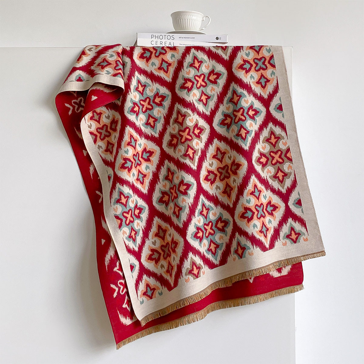 Écharpe réversible en imitatio - Woven Scarf Blanket avis et prix