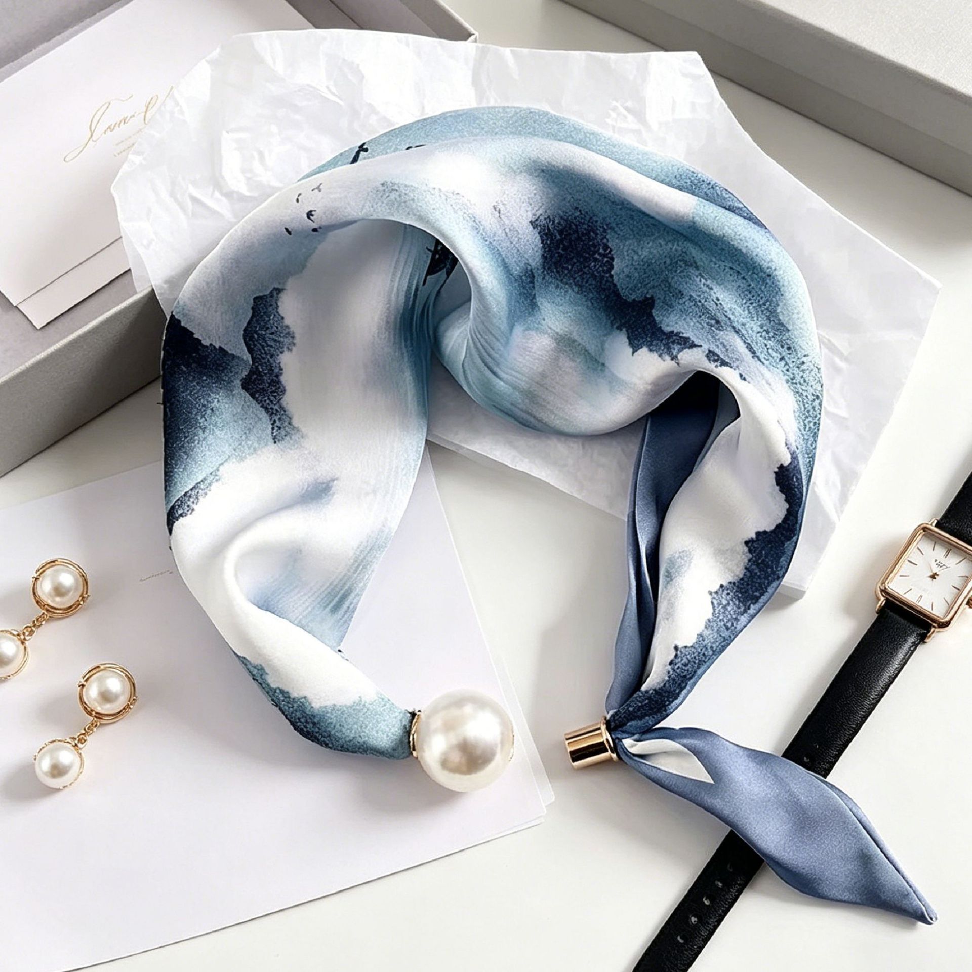 Écharpes élégantes et chics à  - Silk Neck Scarf avis et prix